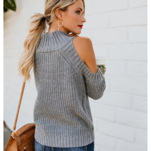 SARA LYNN Gray Cold Shoulder Turtleneck Sweater - Picture 5 of 8